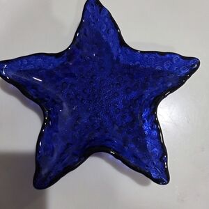 Elegant Sapphire Star Glass Art